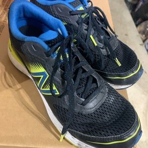 Boys New Balance sneakers - size 5